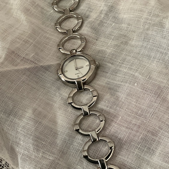 unknown Jewelry - SILVER TONED QUARTZ BRACELET WATCH-ONE SIZE